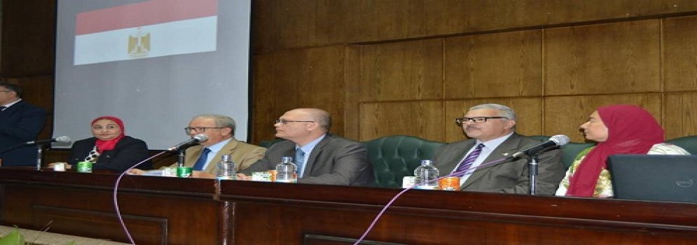 أفتتاح الندوة التعريفية للساعات المعتمدة بتجارة عين شمس