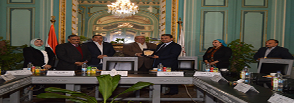 Linking vocational and technical training of national projects in Cairo Governorate Protocol and Ain Shams University