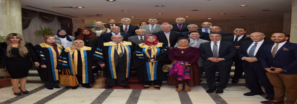 رئيس جامعة عين شمس يكرم نجوم الفن والسياسة والمجتمع في احتفالية تخريج طلاب حاسبات عين شمس